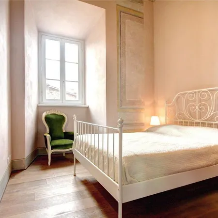 Palazzo Bichi Ruspoli-Historical Home-Very Central Апартаменти