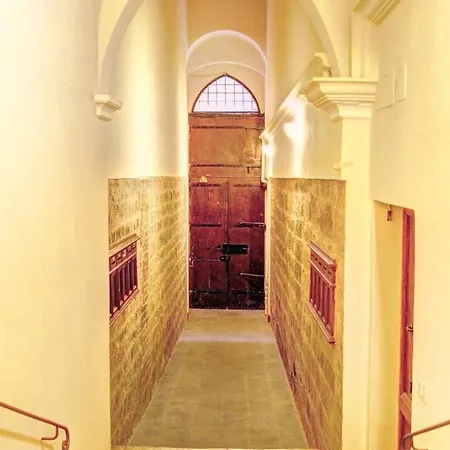 Апартаменти Palazzo Bichi Ruspoli-Historical Home-Very Central